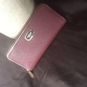 MK wallet gorgeous burgundy and gold like new !!